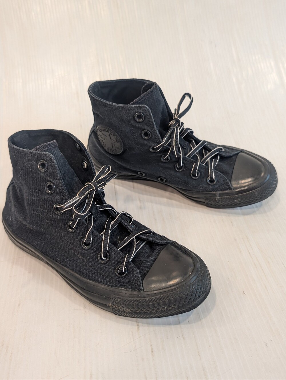 CONVERSE High-Top Monochrome Black Canvas Sneakers Size 6 Women's - Picture 2 of 8